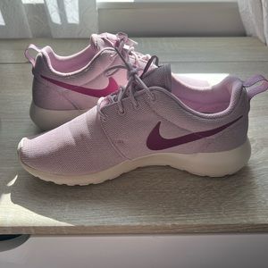 Nike women sneakers